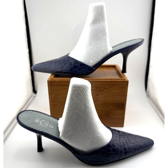 BCBG Navy Blue Croc-Embossed Pointed Mules Size 38 / 7.5 M Leather Slip-On Heels - Picture 1 of 9